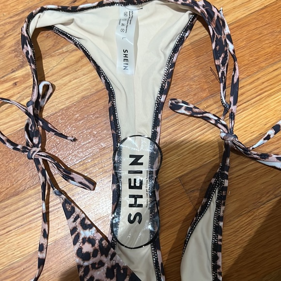 Cheetah bikini - Picture 3 of 3